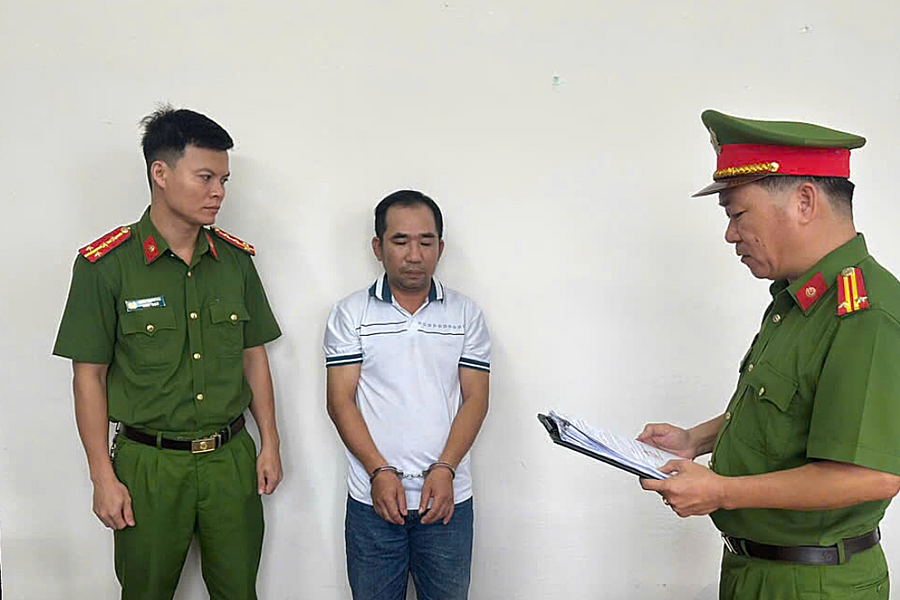 Đâm bạn vì bênh bà chủ quán nhậu