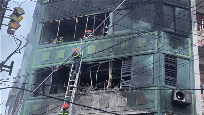 Cháy lớn tại khu nhà trọ nằm sát chợ Đầm - Nha Trang