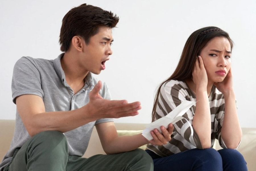 Đưa con về ngoại chơi 3 tiếng, tôi trở thành "tội đồ" trong mắt nhà chồng