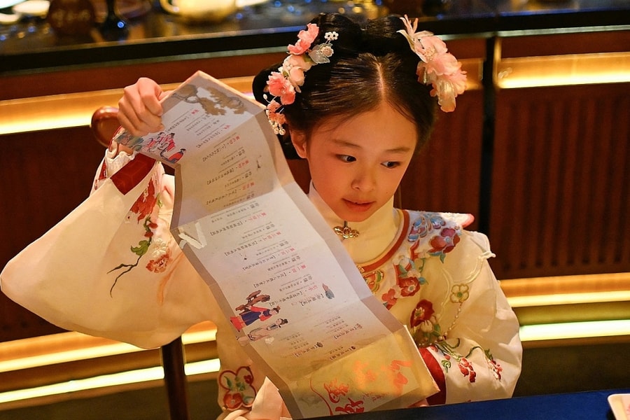 Bên trong nhà hàng 'du hành xuyên thời gian' ở Bắc Kinh