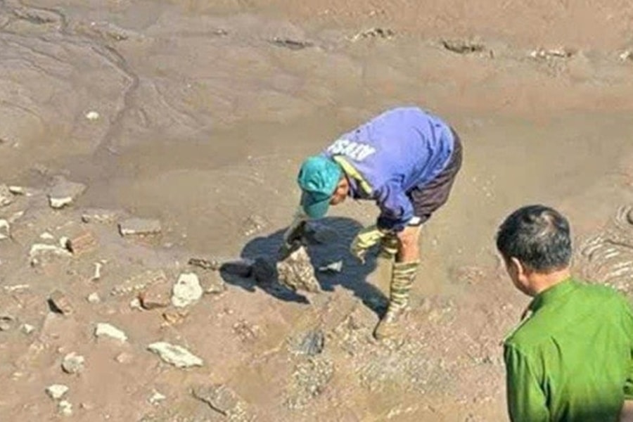 Bộ hài cốt dưới ao nước suốt 10 năm