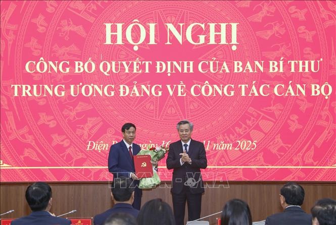 Điều động, chỉ định đồng chí Lê Văn Lương giữ chức Phó Bí thư Tỉnh ủy Điện Biên