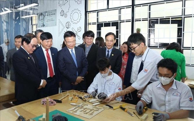 Phó Thủ tướng Lê Thành Long: Tạo điều kiện học sinh được học trong môi trường tốt nhất