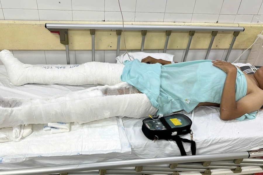 Mẹ nghèo khẩn cầu cứu con trai mắc tan máu bẩm sinh gặp nạn nguy kịch