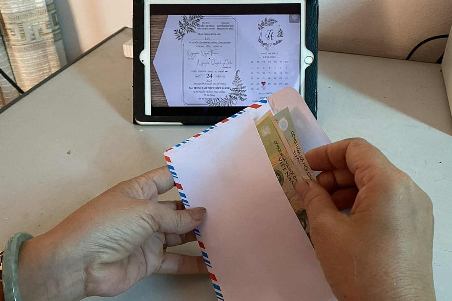 Tranh cãi 'đòi nợ' tiền mừng cưới