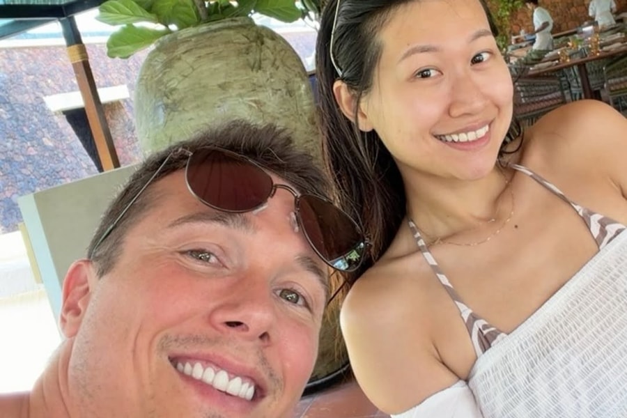 Chồng cũ Hoàng Oanh cầu hôn bạn gái mới