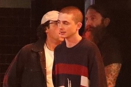 Người đàn ông quyến rũ nhất thế giới khác lạ