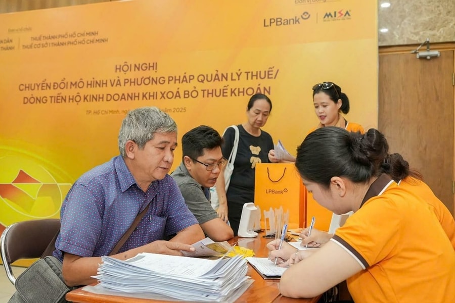 LPBank ra mắt giải pháp giúp hộ kinh doanh chuyển đổi thuế