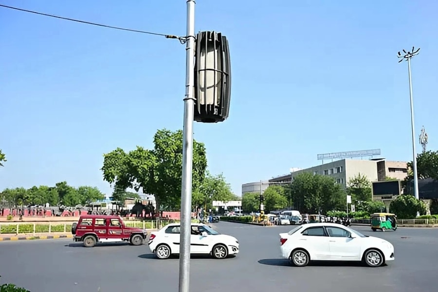 Thành phố lắp máy lọc không khí ngoài đường