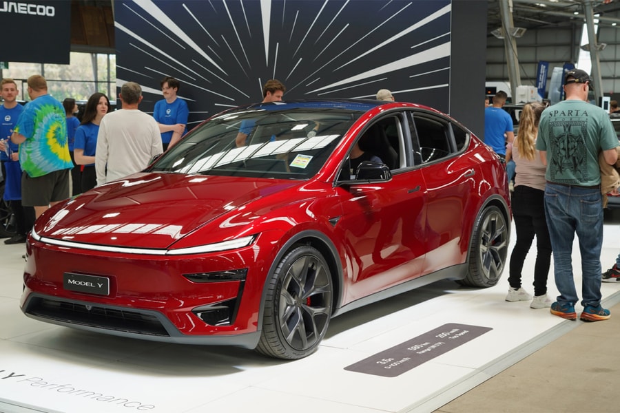 Tesla không muốn ôtô sản xuất ở Mỹ dùng linh kiện Trung Quốc