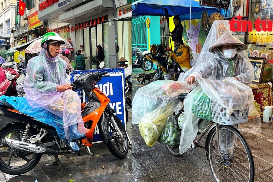 Người lao động Hà Nội nhọc nhằn mưu sinh trong mưa rét