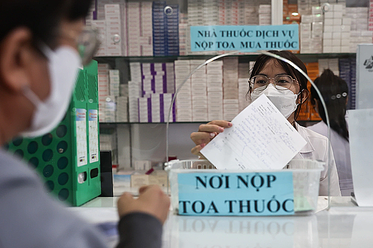 Kháng kháng sinh từ thói quen dùng thuốc bừa bãi