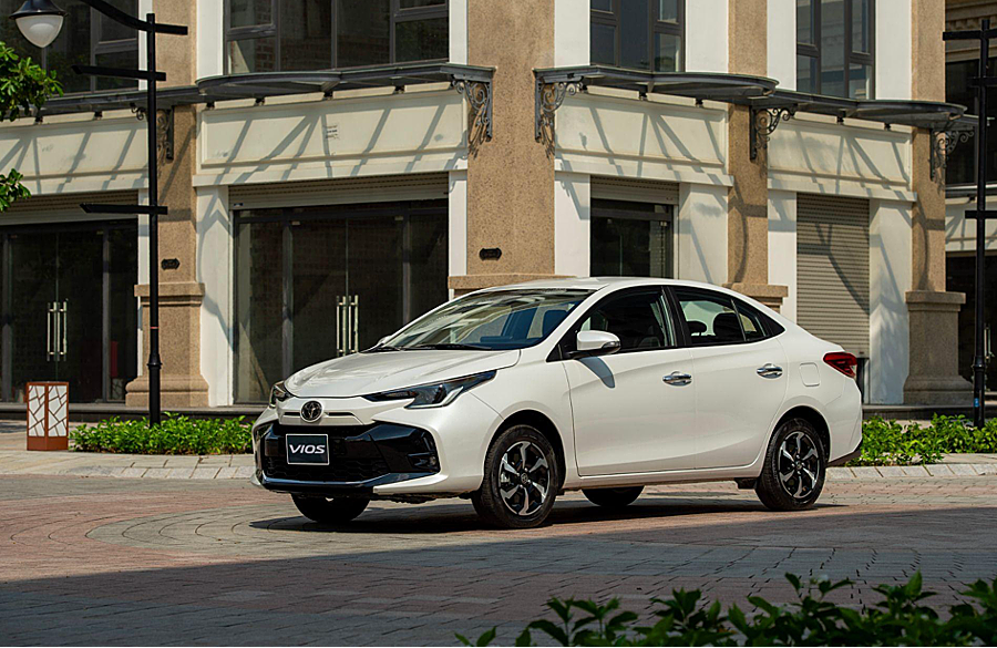 Sedan cỡ B tháng 10: Toyota Vios lập đỉnh mới