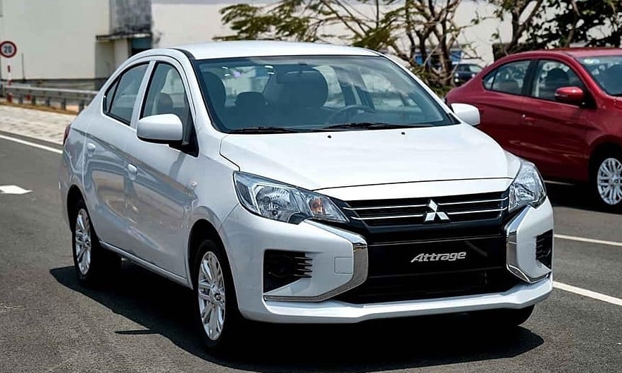 Nên chọn Mitsubishi Attrage MT hay Hyundai Accent bản thiếu?