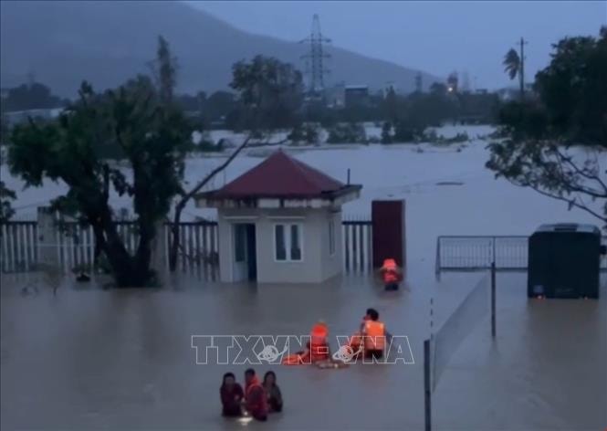 Gia Lai: Mưa lũ gây ngập sâu, chia cắt nhiều xã phía Tây