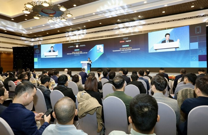 Đẩy nhanh lộ trình ‘nâng hạng’ QR chuyển tiền lên QR thanh toán