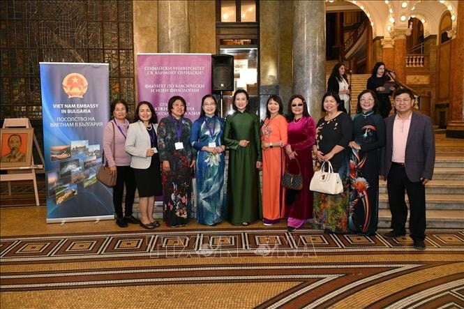 Định vị bản sắc Việt Nam trong không gian nghiên cứu quốc tế