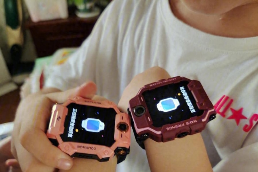 Khi những chiếc đồng hồ thông minh trở thành 'kẻ đánh cắp tuổi thơ'