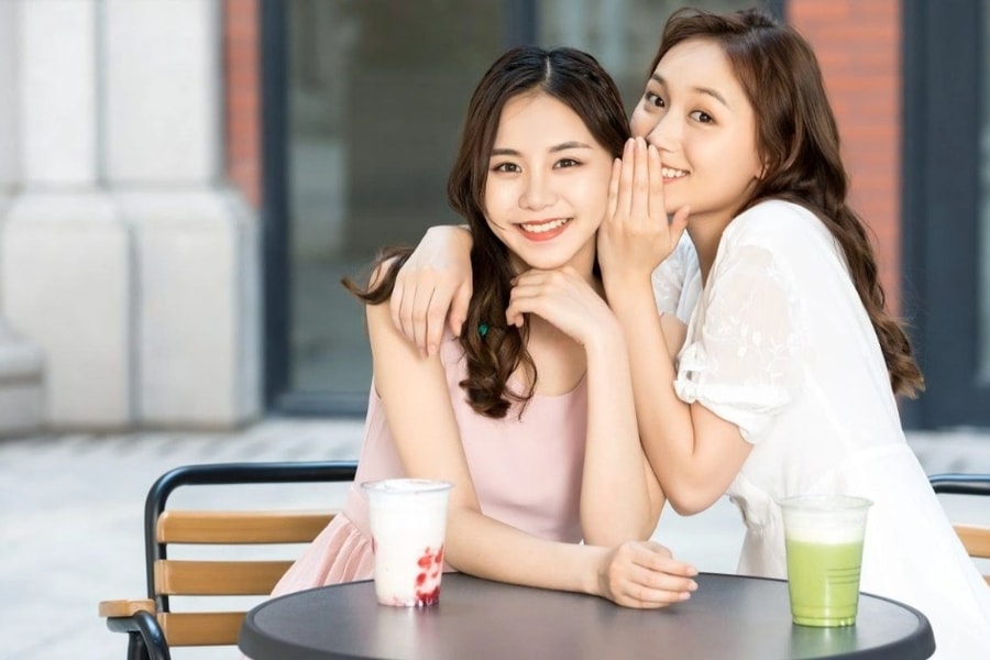 4 cô gái lạ bỗng dưng xuất hiện, buổi hẹn đầu của tôi thành buổi hẹn cuối