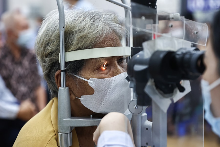 TP HCM miễn phí bảo hiểm y tế cho học sinh, người cao tuổi