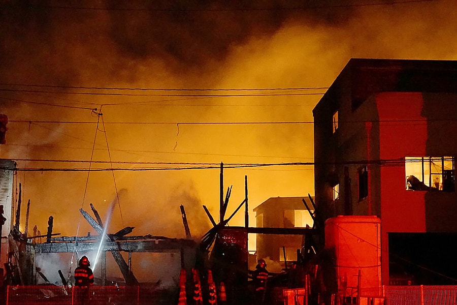 170 ngôi nhà bị phá hủy trong đám cháy ở Nhật Bản