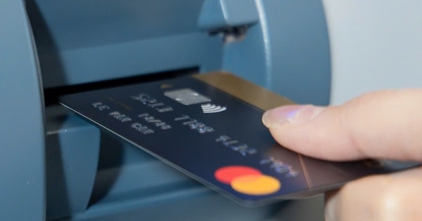 Thông tin quan trọng chủ thẻ tín dụng nên biết trước khi quá muộn