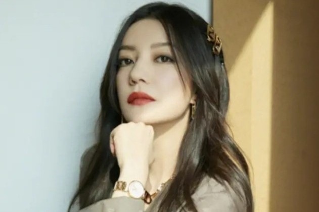 Triệu Vy bức xúc