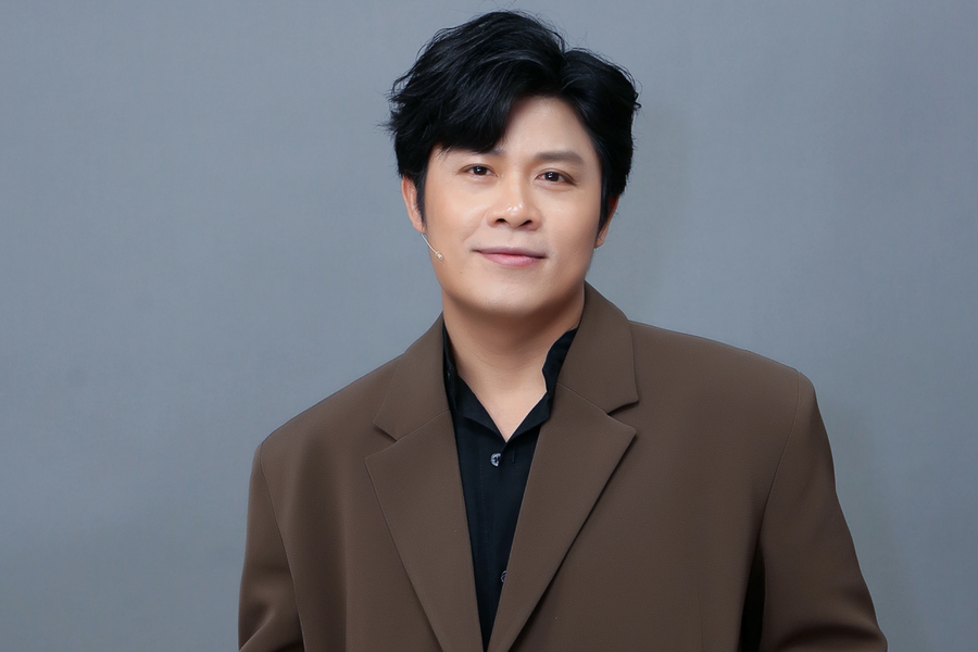 'Nhạc sĩ tỷ view' Nguyễn Văn Chung bất ngờ trúng tuyển đại học ở tuổi 42