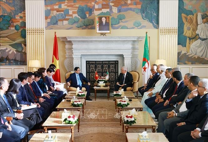 Thủ tướng Phạm Minh Chính hội kiến Chủ tịch Hội đồng Dân tộc Algeria
