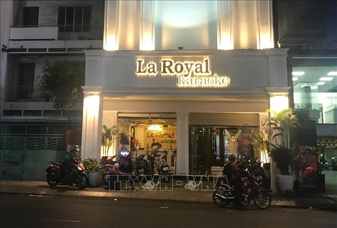 Quy định mức thu phí thẩm định cấp phép kinh doanh karaoke, vũ trường