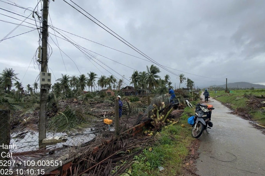 Các nhà mạng tăng cường ứng cứu thông tin, hỗ trợ khách hàng vùng lũ miền Trung
