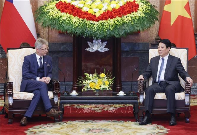 Chủ tịch nước Lương Cường tiếp Chủ tịch Thượng viện Cộng hòa Séc