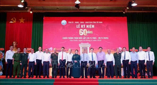 Viết tiếp truyền thống 'trung dũng kiên cường'