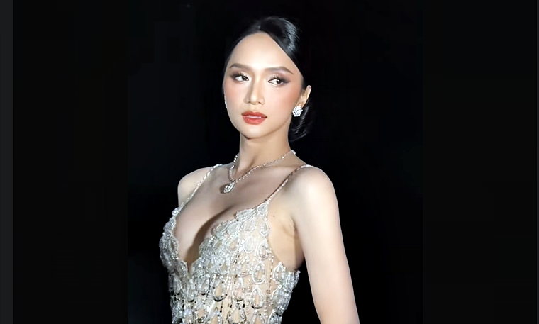 Váy 'giọt sương' của Hương Giang ở bán kết Miss Universe