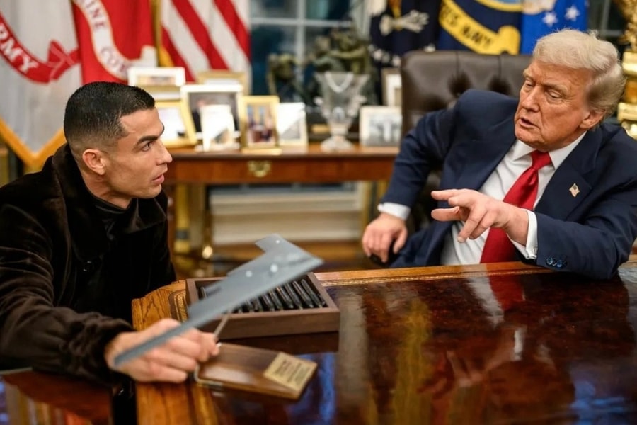 Ronaldo trò chuyện với ông Trump trong Phòng Bầu dục