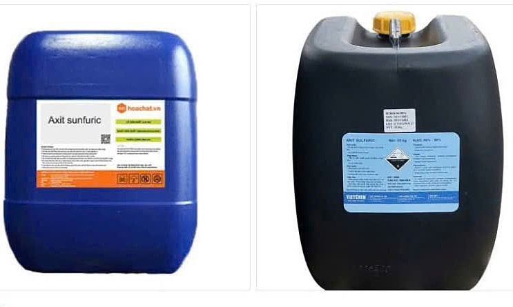 100 can axit đặc biệt nguy hiểm bị lũ cuốn