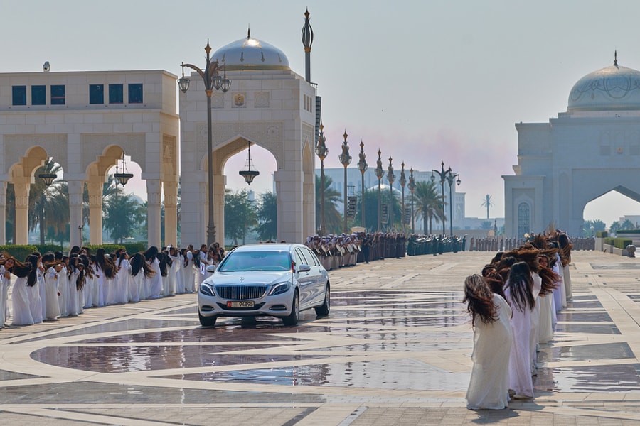 UAE trình diễn múa tóc đón Tổng thống Hàn Quốc