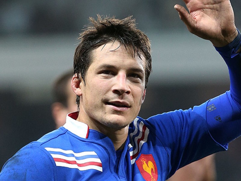 Cựu tuyển thủ bóng bầu dục Pháp thi đấu từ thiện tại Việt Nam