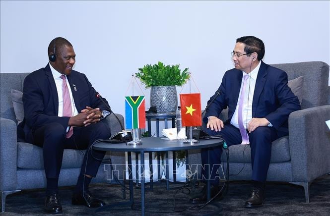 Thủ tướng Phạm Minh Chính tiếp Phó Tổng thống Cộng hòa Nam Phi Paul Mashatile