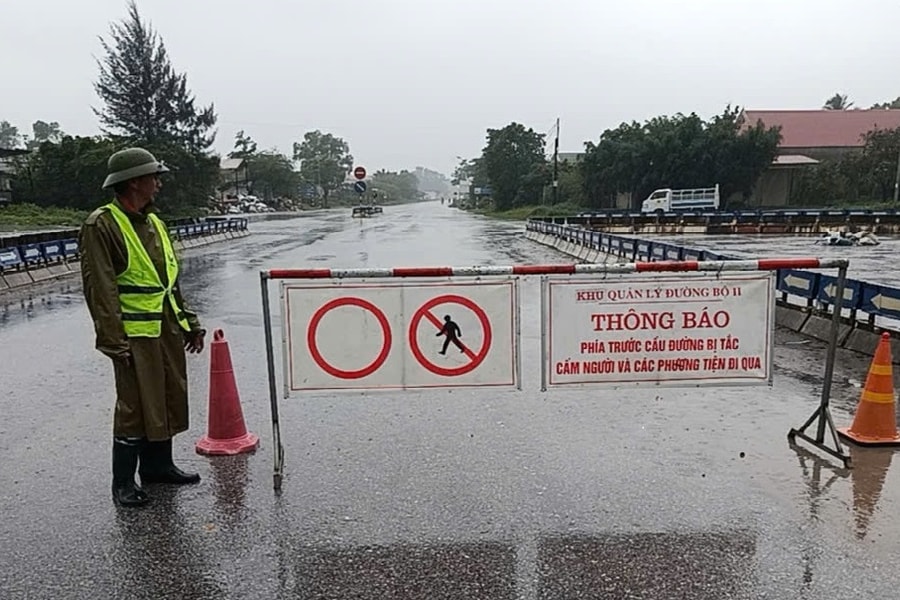 Mưa lớn gây ngập Quốc lộ 1, Cục Đường bộ kích hoạt phân luồng khẩn cấp