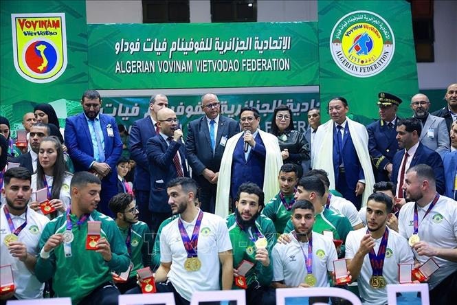 Thủ tướng Phạm Minh Chính thăm Liên đoàn Vovinam tại Algeria