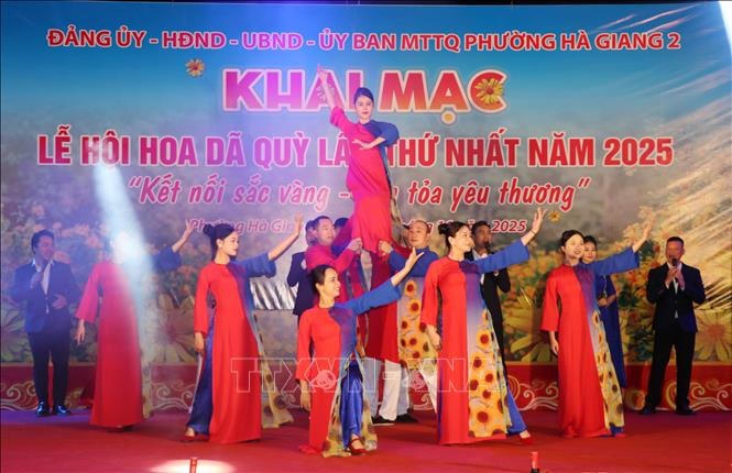 Khai mạc Lễ hội hoa Dã quỳ với chủ đề 'Kết nối sắc vàng – Lan tỏa yêu thương'