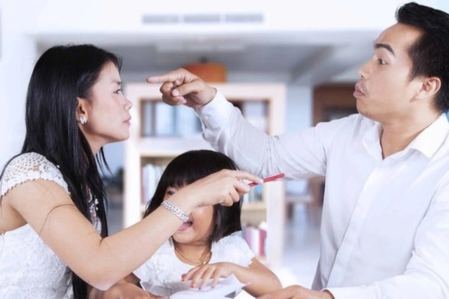 Tự ý đưa con gái về nhà, chồng cũ "trở mặt" quyết không cho tôi đón