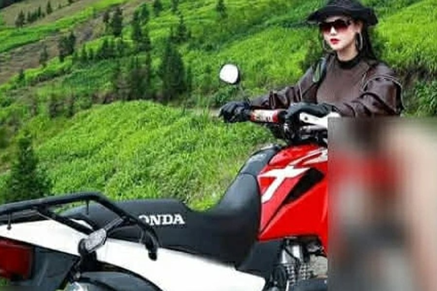 Cô gái chụp ảnh khoe thân phản cảm ở Hà Giang khiến nhiều người phẫn nộ