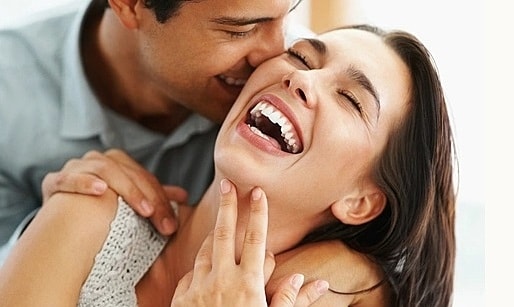 Tại sao hay cười khiến bạn trông già hơn?