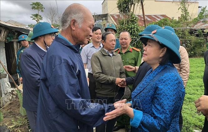 Đồng chí Bùi Thị Minh Hoài kiểm tra và làm việc với tỉnh Lâm Đồng