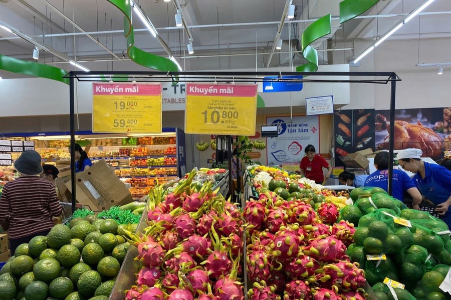 Nguồn hàng hoá phục vụ miền Trung dần ổn định, giá rau tại TP Hồ Chí Minh tăng mạnh