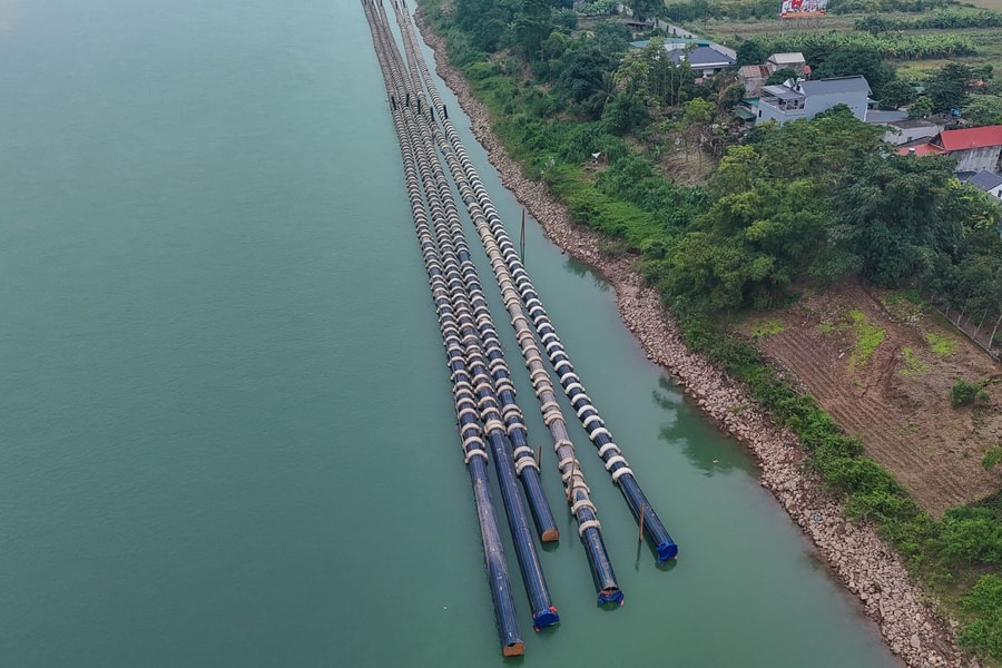 Cận cảnh đường ống dẫn nước khổng lồ từ sông Đà về nhà máy cấp nước sạch cho Hà Nội