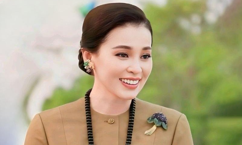 Phong cách thời trang của Hoàng hậu Thái Lan