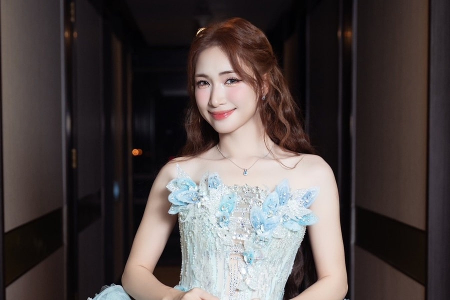 Hòa Minzy, Mỹ Tâm ủng hộ hàng trăm triệu đồng cho miền Trung